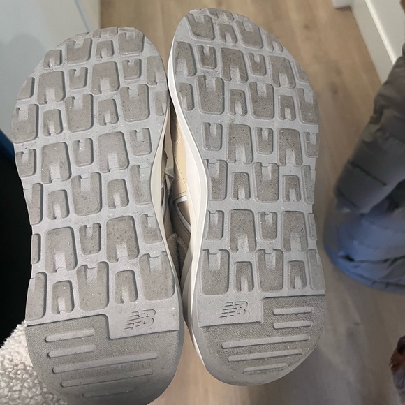 New Balance 5740 - Picture 7 of 7